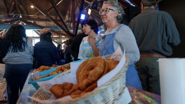 Empanadas, tortas fritas y tradición: Bariloche celebró el 9 de julio con un concurso gastronómico