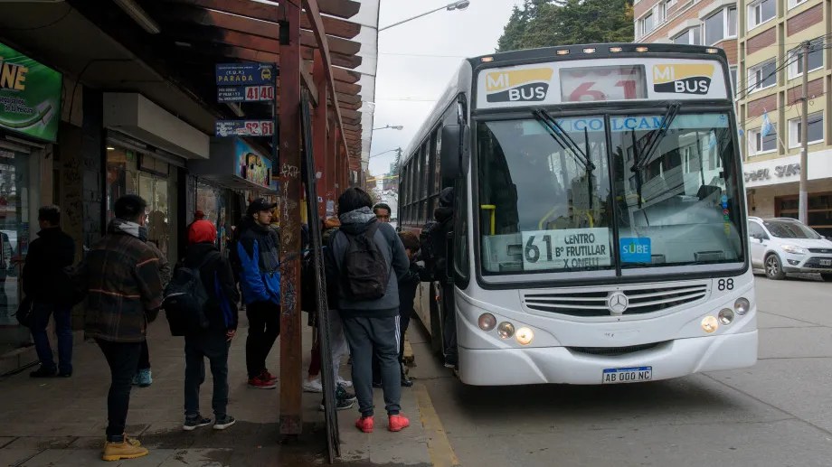 La empresa Mi Bus tiene el monopolio del servicio de transporte urbano de pasajeros en Bariloche. (foto de archivo) 