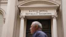 Imagen de El BCRA realizó la mayor compra de dólares del mes: encadenó 21 jornadas consecutivas con saldo comprador