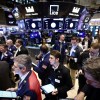 Imagen de El riesgo país tocó otra vez su mínimo en ocho años y el petróleo impulsó las acciones energéticas