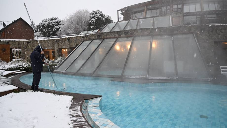 Bariloche es la ciudad con más piletas, por el servicio que ofrecen los hoteles. Foto: Archivo/Chino Leiva