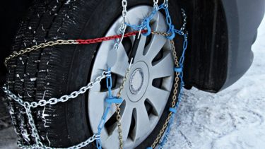 Video | En un minuto: cómo colocar las cadenas para no quedar varado por la nieve en las rutas de la codillera