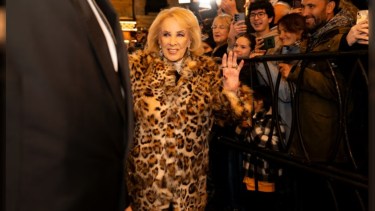 La divertida reacción de Mirtha Legrand tras ver los besos de Benjamín Vicuña y Esteban Lamothe en Secreto en la montaña