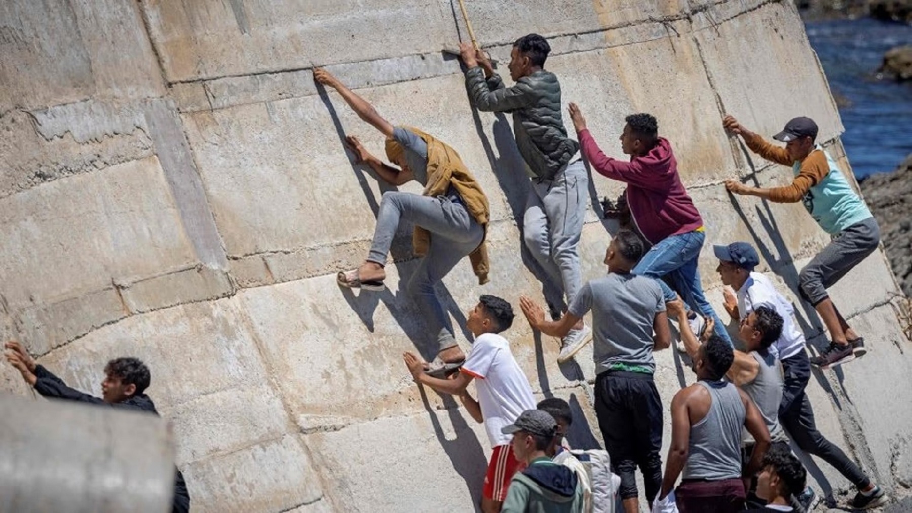 Crisis migratoria en Ceuta provoca tensiones en la Unión Europea