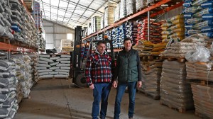 Produce 10 veces más de lo que soñó cuando empezó y abastece de alimentos balanceados a toda la Patagonia