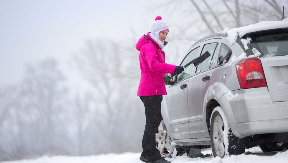5 pasos mecánicos obligatorios para cuidar tu auto en invierno.-