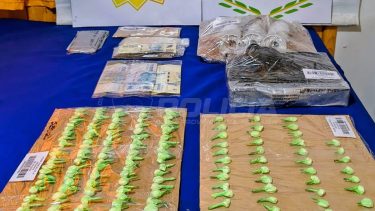 Secuestraron 170 dosis de cocaína, dinero y un arma de fuego en Cutral Co