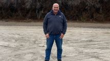 Imagen de Dejó su trabajo en la Ford, en el conurbano bonaerense, y montó su propia fábrica en la Patagonia