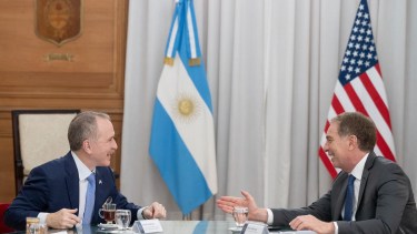 Diego Santilli se reunió con el embajador de Estados Unidos, Peter Lamelas: los ejes del encuentro en Casa Rosada