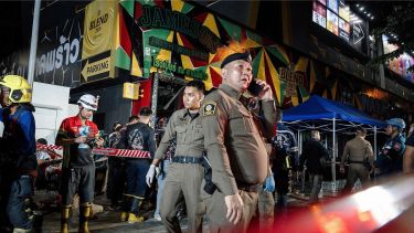 Tragedia en Tailandia: al menos 27 muertos por un feroz incendio en un bar de Bangkok este domingo