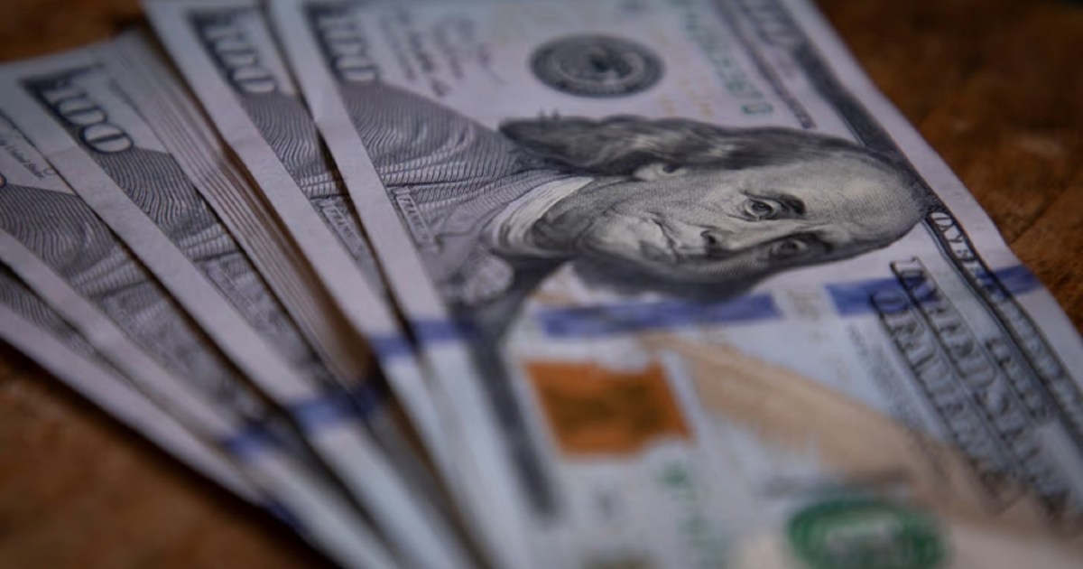 El dólar oficial sigue bajando tras la licitación del Tesoro