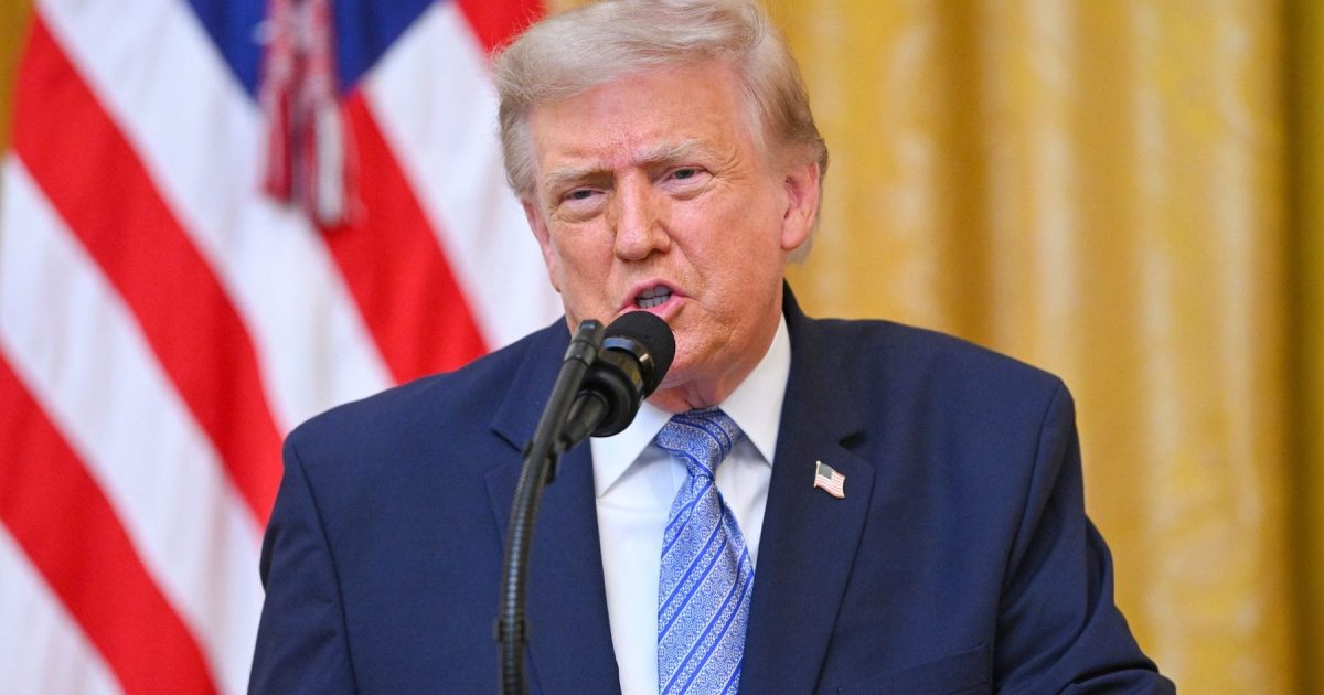 Trump anuncia que el estrecho de Ormuz será declarado territorio estadounidense