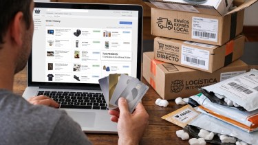 El consumo masivo cayó 2,7% en junio y acumula una baja del 2,9% en 2026: el e-commerce se destaca