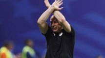 Imagen de ¿Qué significa? El polémico gesto del DT de Egipto en el partido con la Selección Argentina
