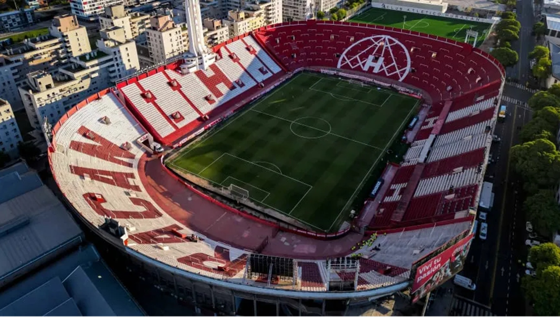 Boca podría jugar en Huracán por el estado del césped de La Bombonera
