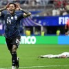 Imagen de El golazo de Enzo Fernández para el empate agónico de Argentina sobre Inglaterra