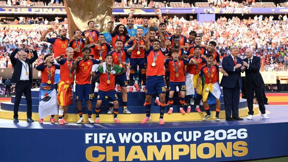 Rodri levantó la copa del mundo para España. (Foto: gentileza)