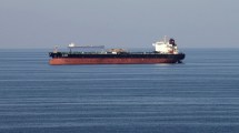 Imagen de El petróleo Brent alcanzó los US$ 95: Trump amenazó a Irán con destruir infraestructura por cada ataque en el Estrecho de Ormuz