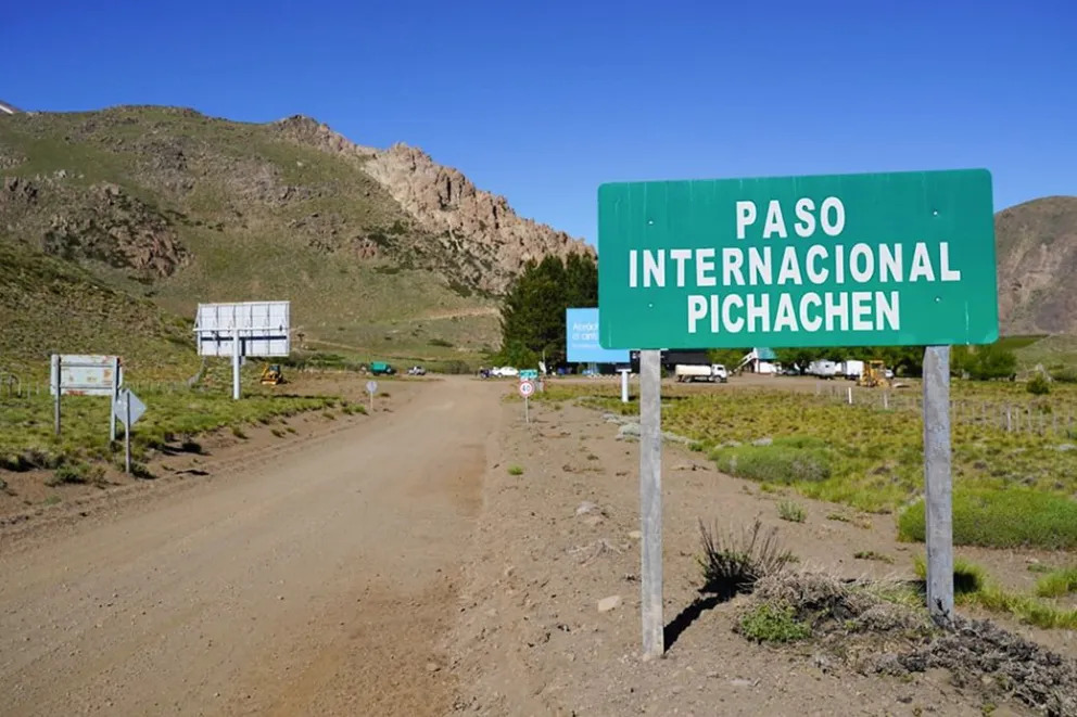 Avanza el plan para pavimentar rutas del Norte Neuquino y fortalecer la conexión con Chile