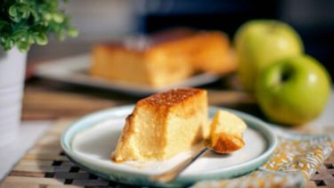 Cómo hacer un flan de manzana rápido sin horno: delicioso y nutritivo