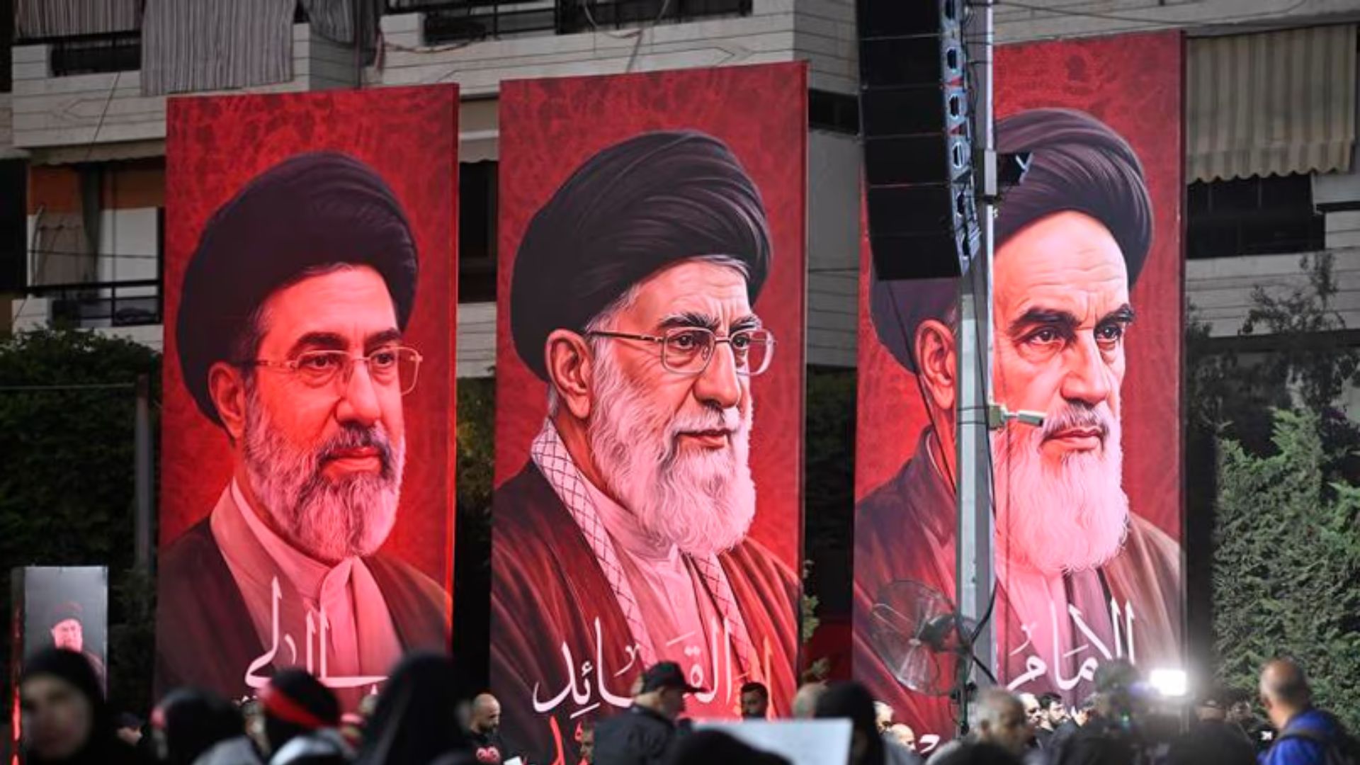 Culminan días de duelo con el entierro del líder supremo iraní