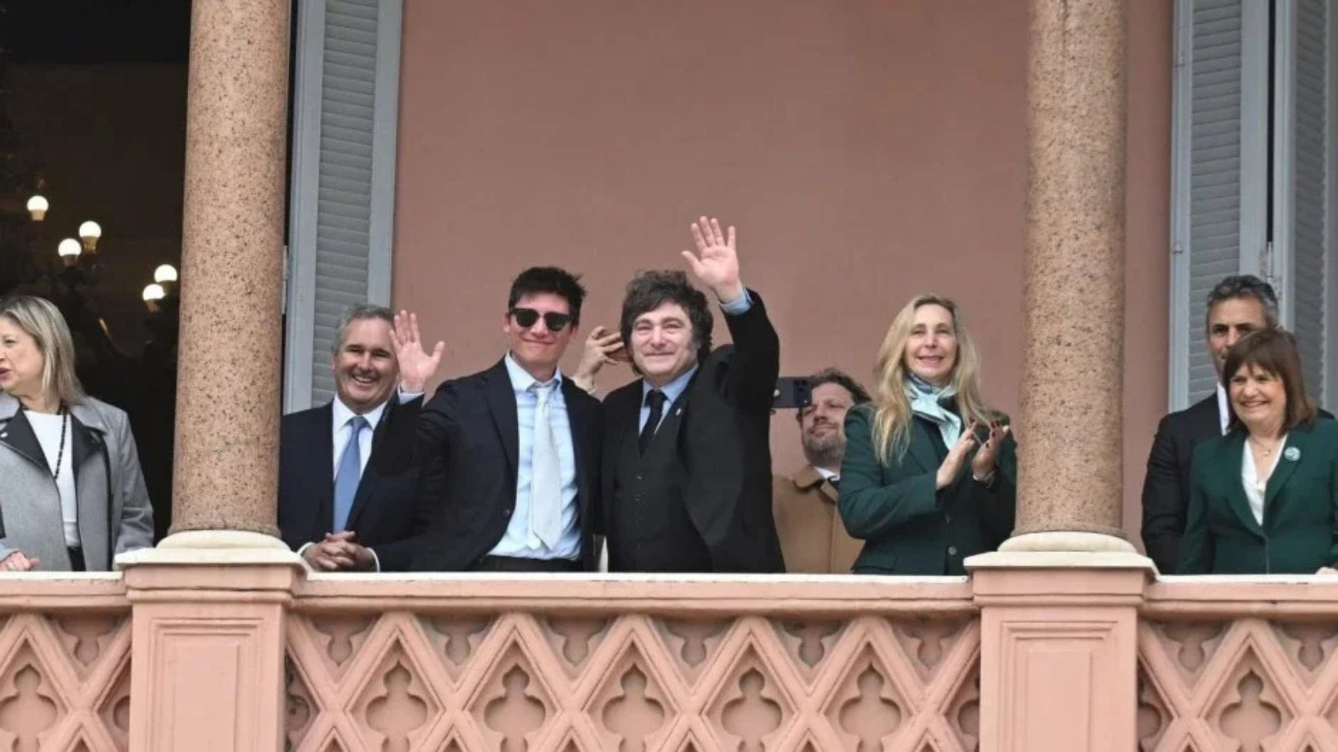 Cambios en la Jefatura de Gabinete: impacto en la gestión de Milei