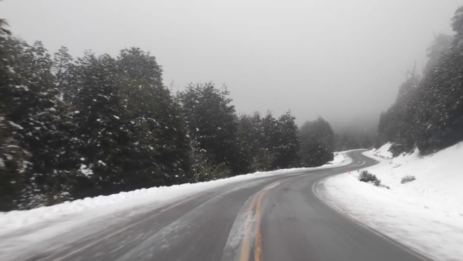 Nieve y hielo complican la cordillera