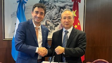 Fullone presentó el potencial productivo de Río Negro en una reunión con el embajador de China