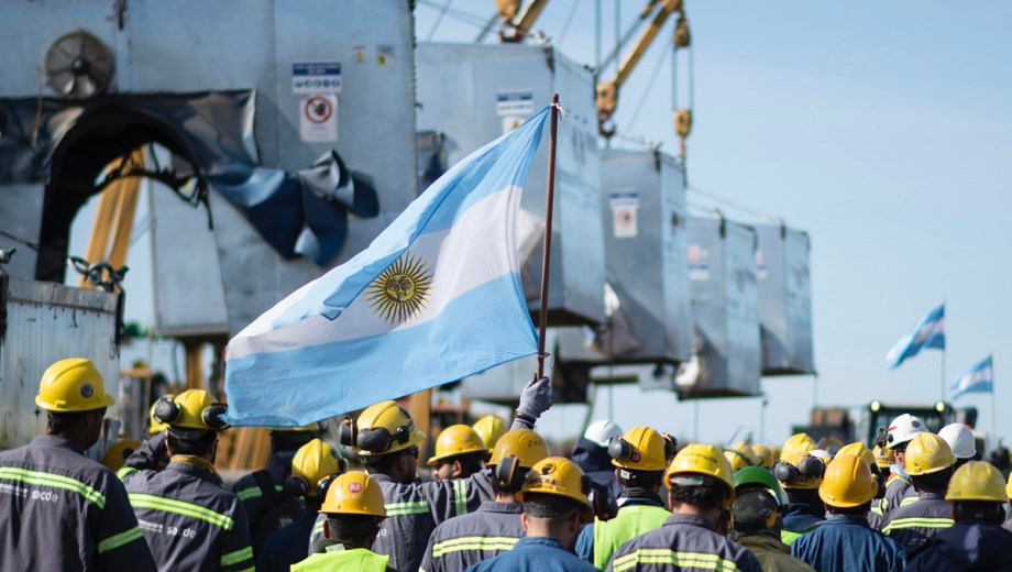 Un partido requiere miles de kilovatios-hora para alimentar la iluminación, las transmisiones, la climatización y toda la infraestructura que hace posible el espectáculo. Foto gentileza.