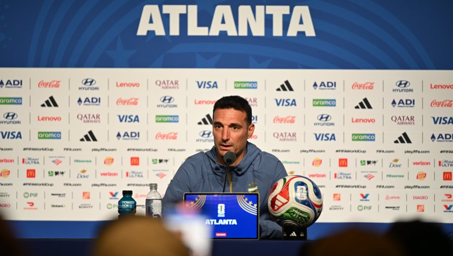 El entrenador habló en conferencia de prensa luego de la clasificación a los cuartos de final del Mundial.

