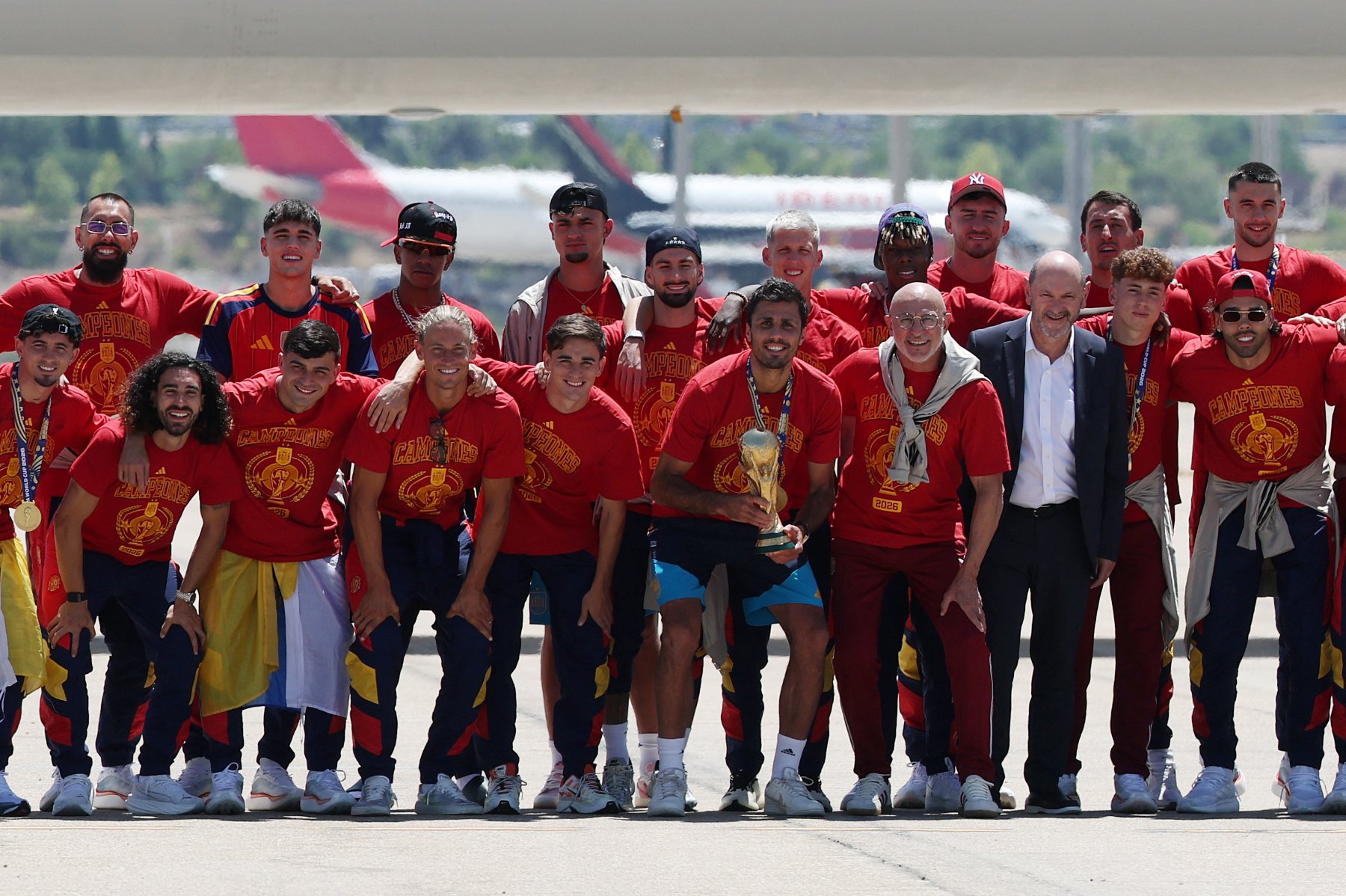 La Selección de España llegó a Madrid con la copa del Mundial 2026: prepara una fiesta histórica para un millón de 