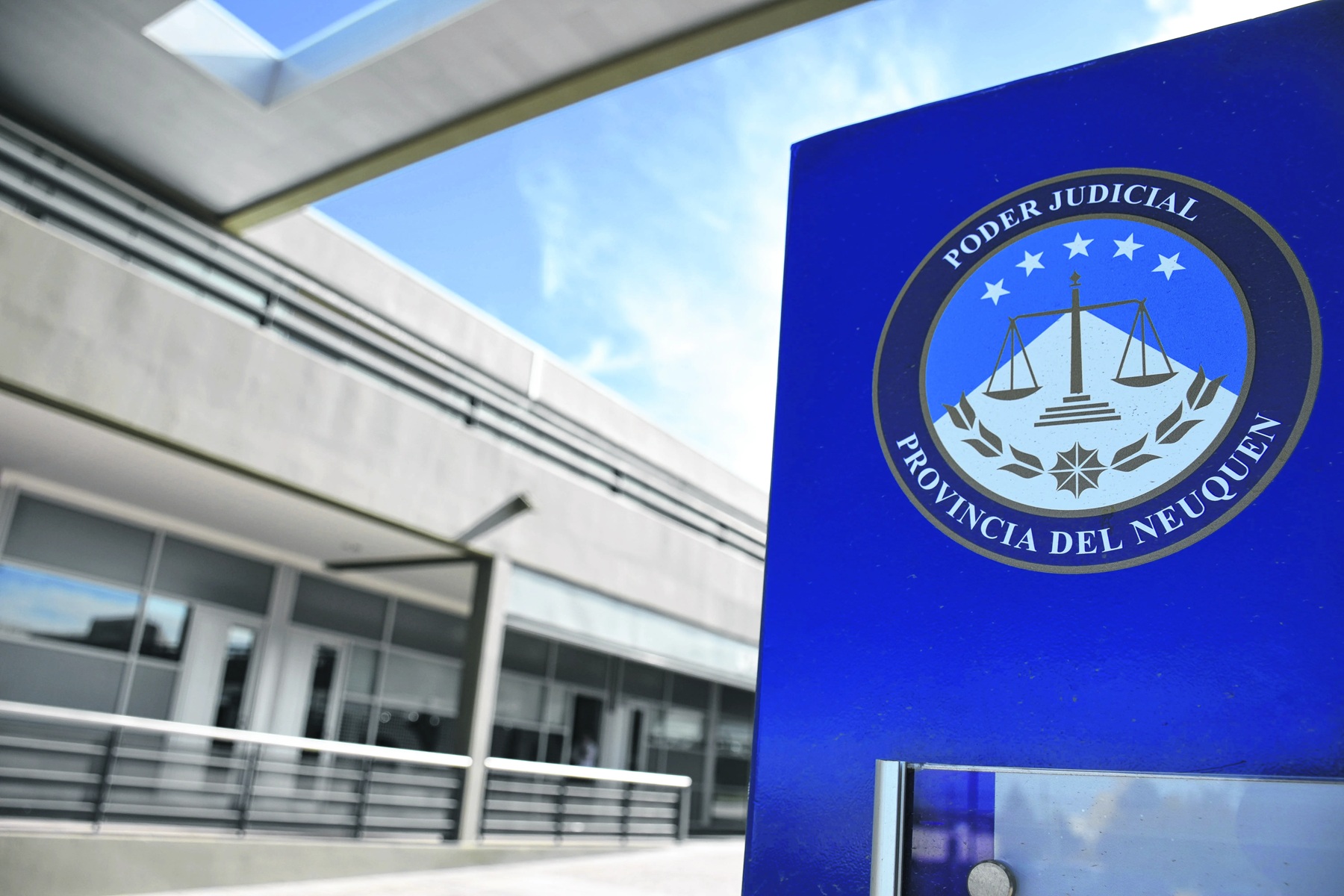 El profesor de fútbol de Neuquén seguirá en prisión por abuso y grooming