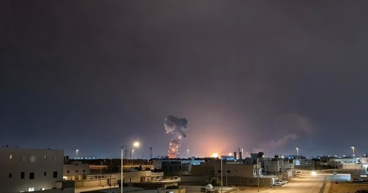 Reanudación del conflicto entre Estados Unidos e Irán eclipsa despedida de Jamenei
