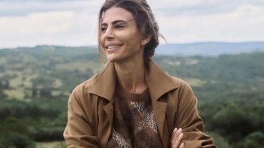 Cómo Juliana Awada redefine el lujo sutil con su estilo effortless chic