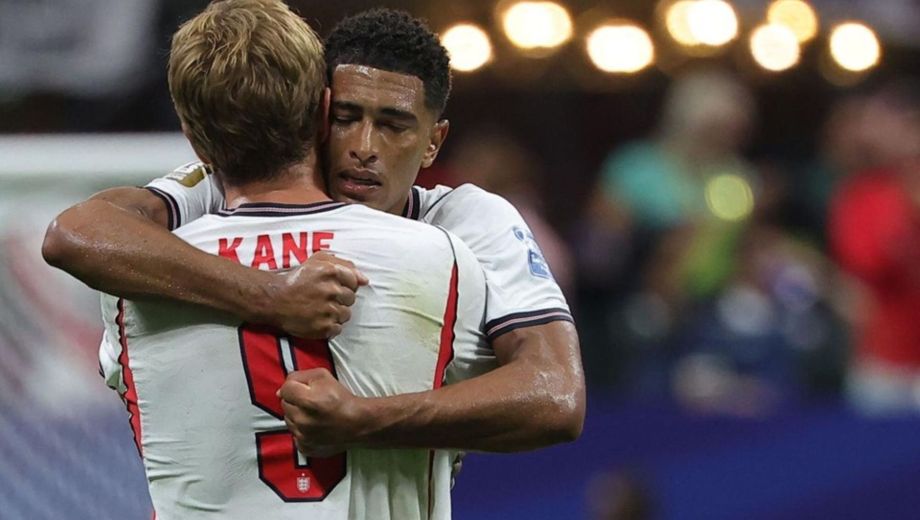 Harry Kane y Jude Bellingham, tras la eliminación de Inglaterra del Mundial 2026.-
