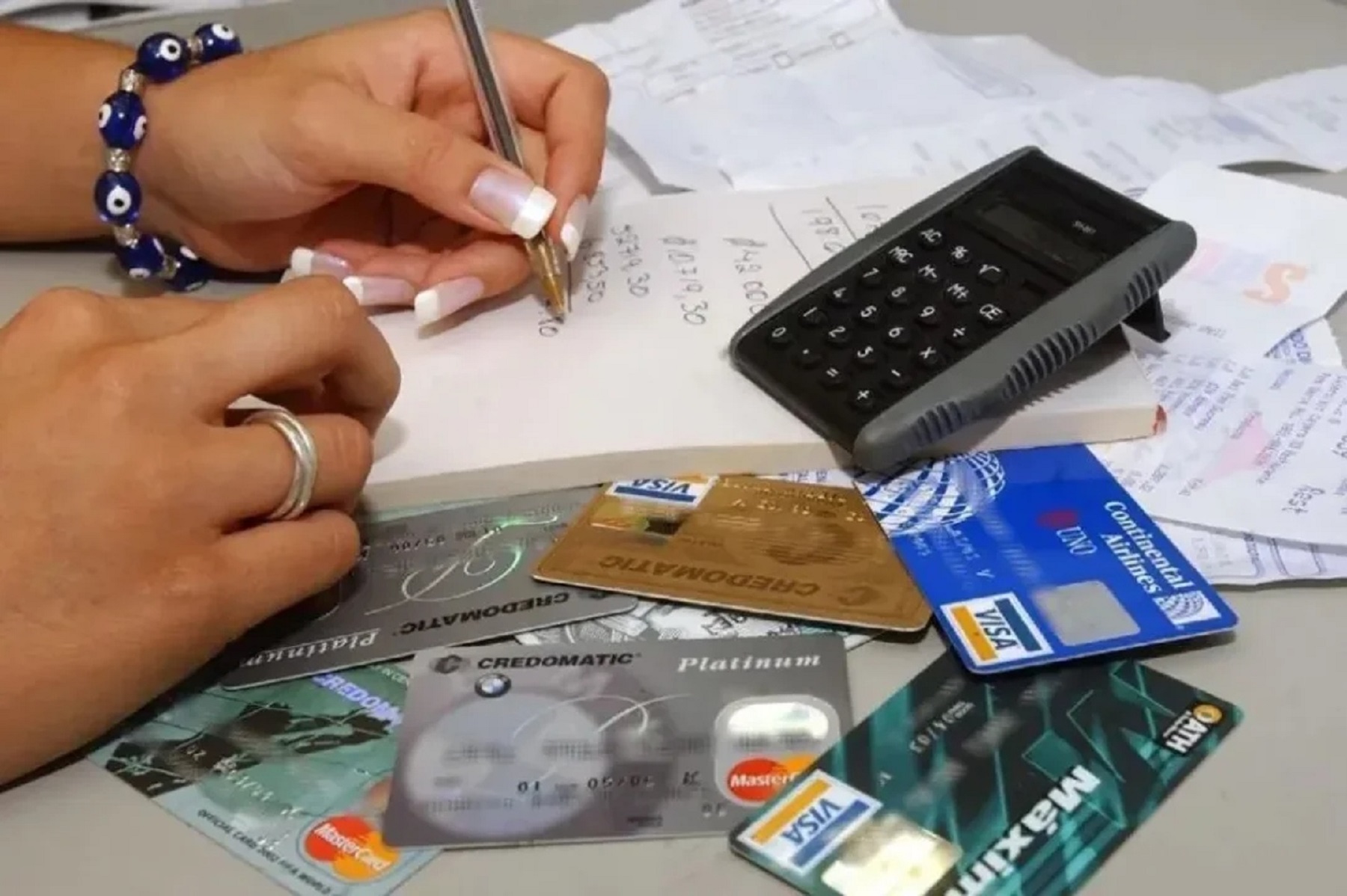 El Banco Central informa sobre el aumento de familias con deudas