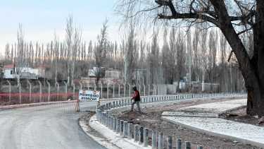 Avanza el Paseo Costero de Neuquén y proyectan completar el asfalto de Chocón