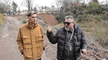 En el barrio 14 de Octubre y Copol de Neuquén piden ayuda por un cañadón tapado que provoca destrozos