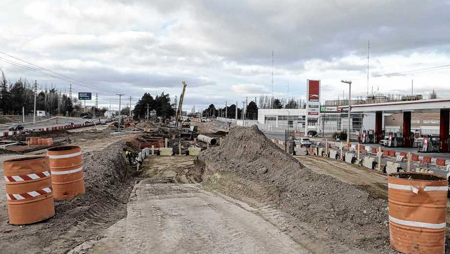 Avenida Mosconi. Pórtico de ingreso. foto: Emi Ortiz 