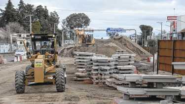 Avenida Mosconi en obra: suspendieron el corte en el ingreso a Neuquén por el puente carretero