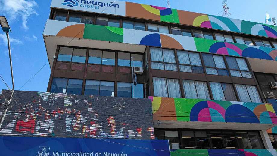 Las postulaciones se reciben por mail en la Municipalidad de Neuquén (foto Emiliano Ortiz)