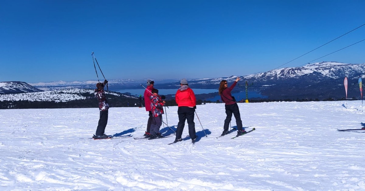 Pehuenia y Moquehue, cubiertas de nieve: esperan que dure dos meses más