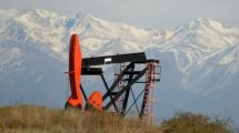 Imagen de Tras el paro total en Mendoza, este jueves habrá reunión entre YPF y Petroleros Jerárquicos