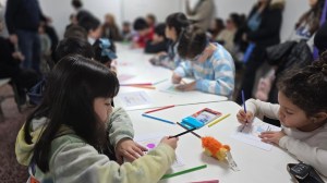 Las tardes se llenan de color y juegos en las colonias invernales de Plaza Huincul
