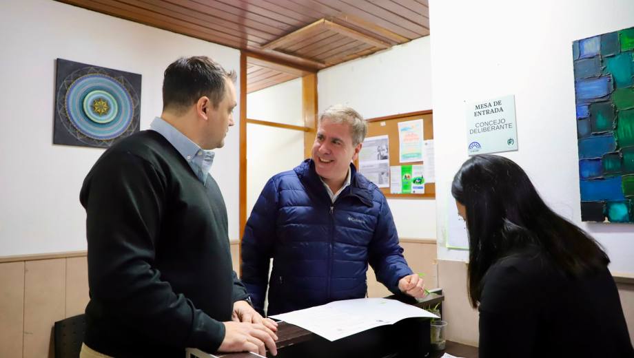 El intendente Pogliano firmó un acta compromiso en mayo para ceder tierras a la UNRN y hoy fue autorizado por el Concejo Deliberante. Gentileza