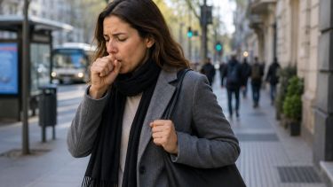 La tos que no se va: por qué puede durar hasta dos meses después de una gripe y cuándo consultar