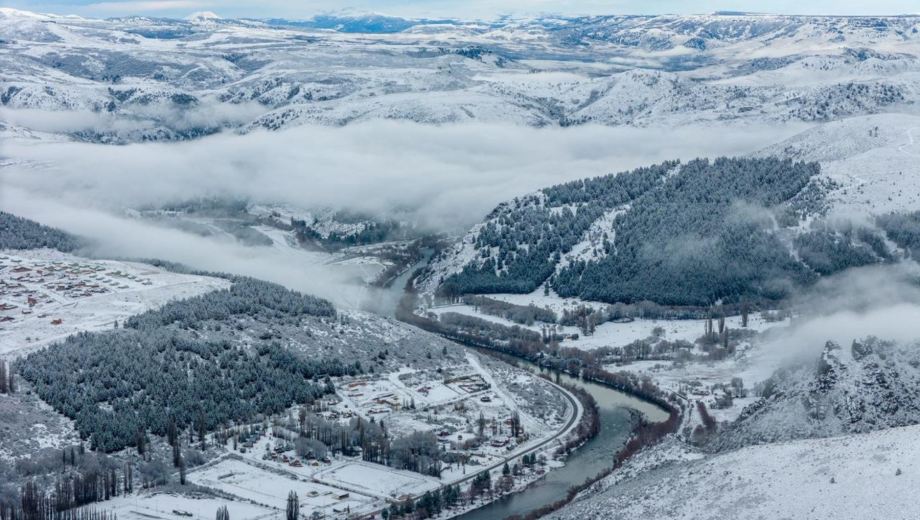 Durante el invierno, Aluminé invita a descubrir la nieve, la naturaleza y las tradiciones que forman parte de la identidad de la comunidad. Gentileza.