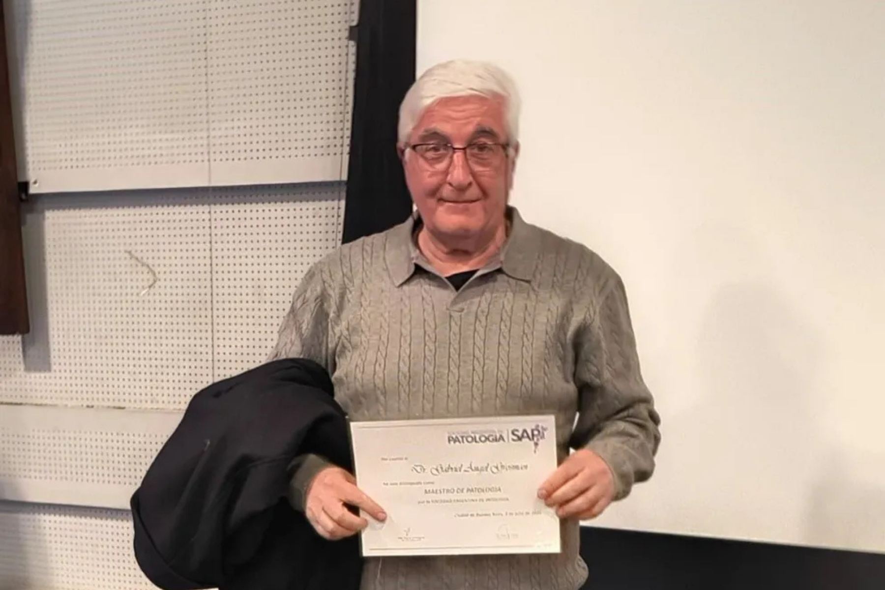 Un médico neuquino recibió el máximo reconocimiento de la Patología argentina