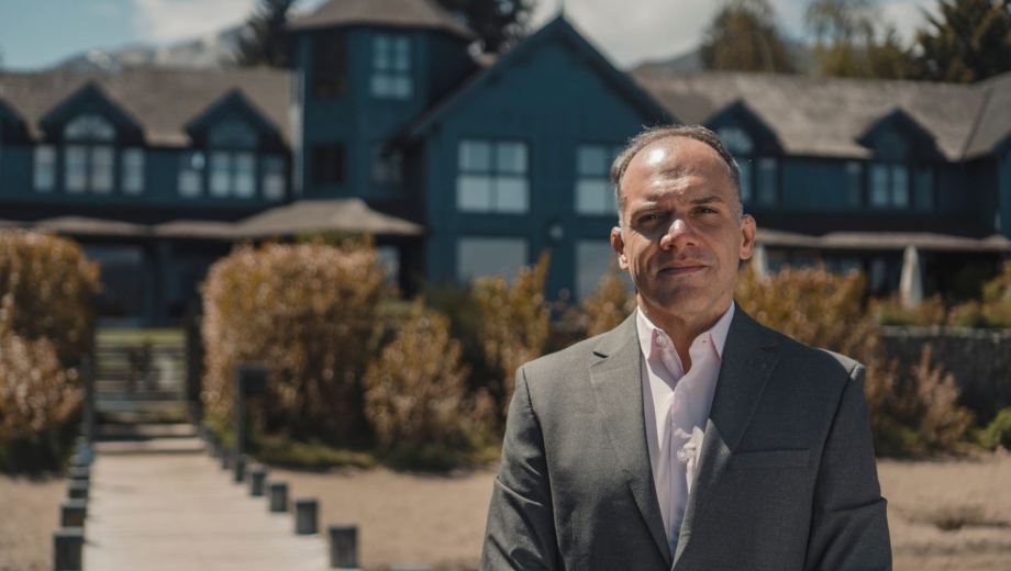 Sebastián Tuvio llegó a Las Balsas en 2018, después de una década de trabajo en Nueva Zelanda y un paso por Estados Unidos. Hoy lidera uno de los hoteles más reconocidos de la Patagonia. Foto gentileza.