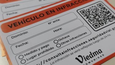 Si encontrás este sticker en tu auto, podrías tener una multa: así funcionará el nuevo sistema en Viedma